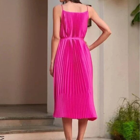 🩷 Barbie HOT Pink Pleated Midi Dress - NWT!! - Picture 1 of 10